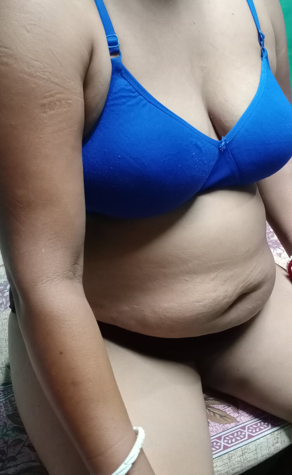 Aarti_bhabhiG profile