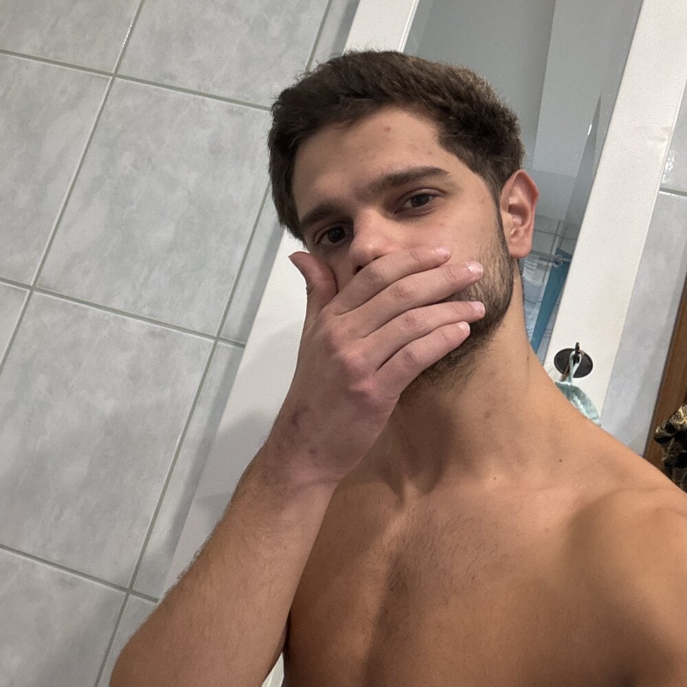 youngboyformommy24 from stripchat