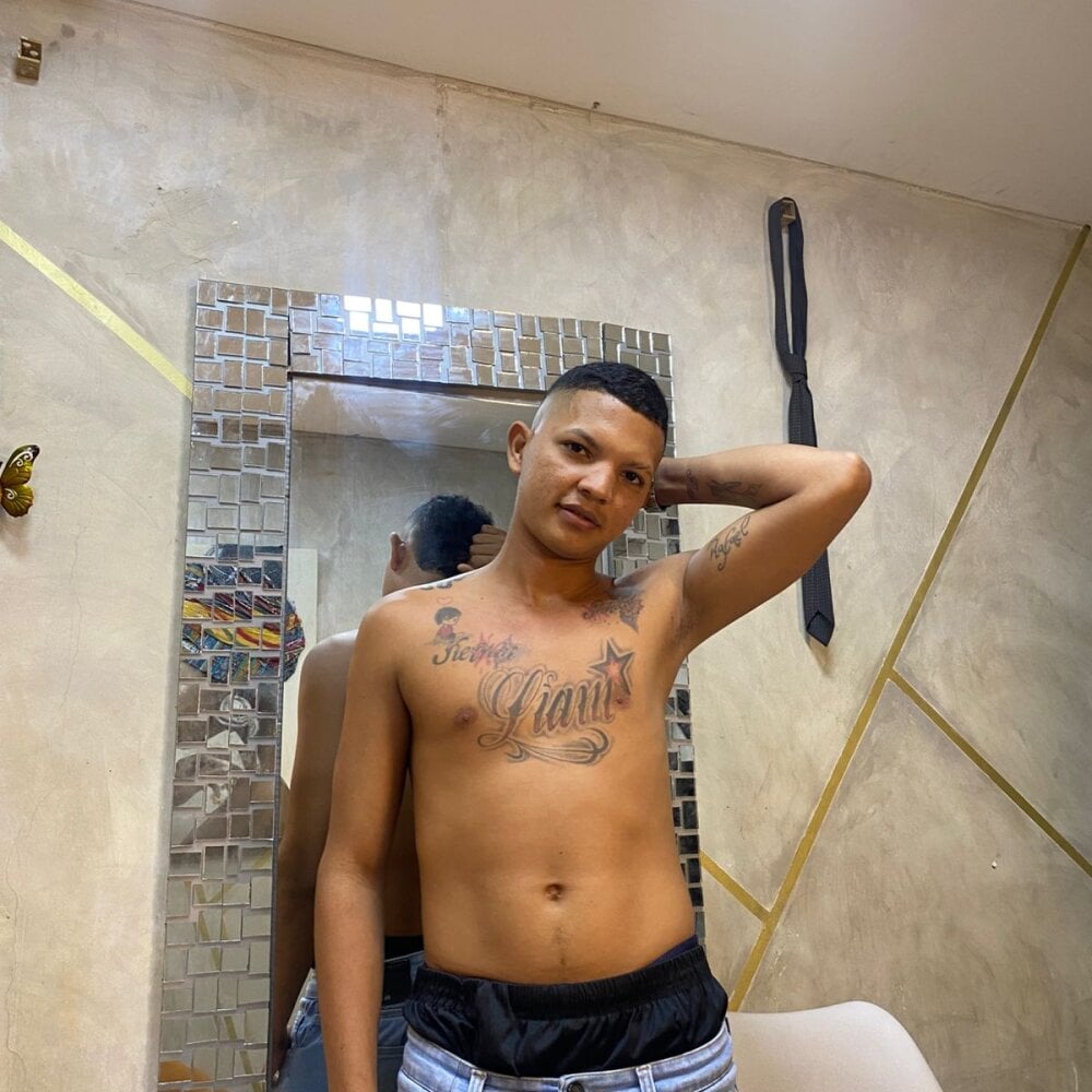 lia_blacked from stripchat