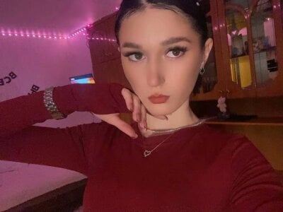 Image 1 of NikkyBee_, female webcam model,  years old, on live webcam