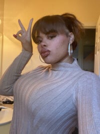 Brielove@xh's Offline Chat Room