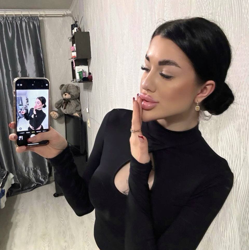 Live sex webcam photo for ElswythBIood #288382112