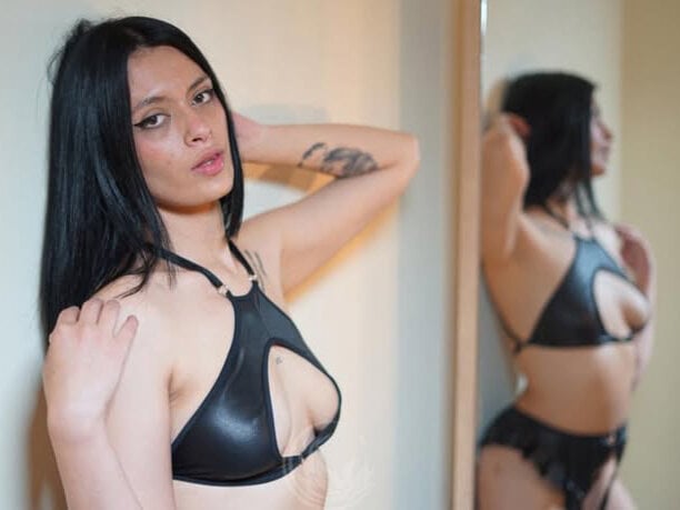 LiamEvan live cam model at StripChat