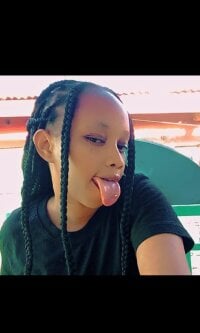 Prettiesherry's Offline XXX Chat