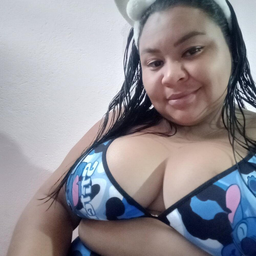 Lucky-hot-girls' Offline XXX Chat