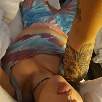 xveronicahillsxdaddy from stripchat