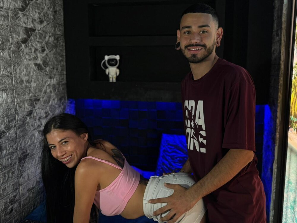 KattyandSteven's Offline XXX Chat