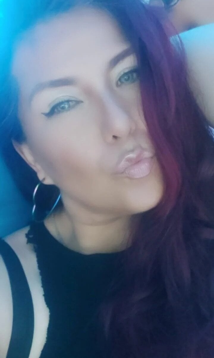 elivecams.com evymature livesex profile in granny cams