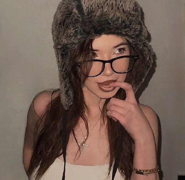 sexlivecamsites.com marry_colinn livesex profile in all-around-the-world cams