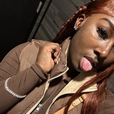 sapphiredadon on StripChat