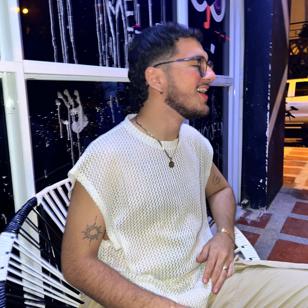 zac_golden from stripchat
