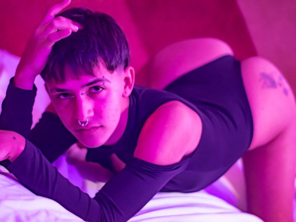 nikitolove from stripchat