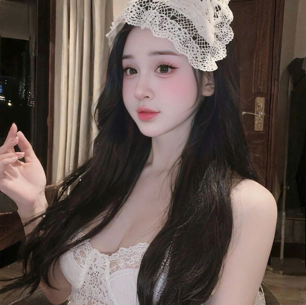 lylyy-cute from stripchat