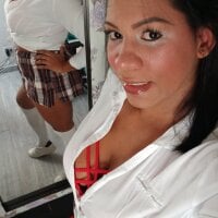 Hot_Brunette34's Live Sex Cam Show