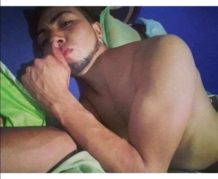 Live sex webcam photo for Alann-mills #289791073