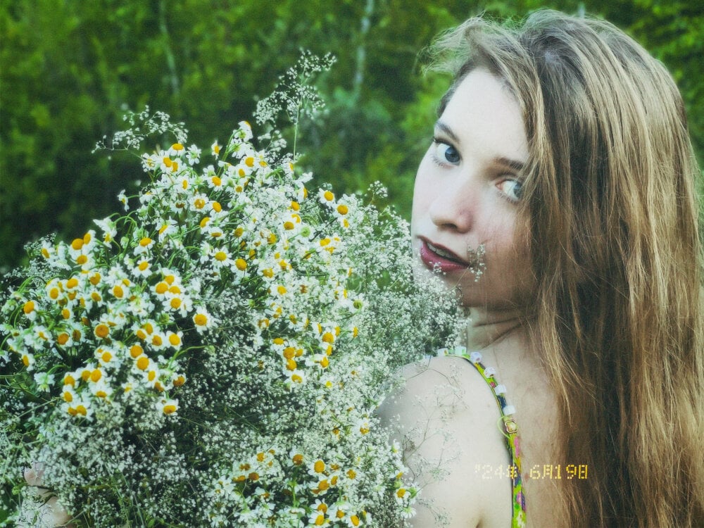 Live sex webcam photo for MayaSinabon #290063108