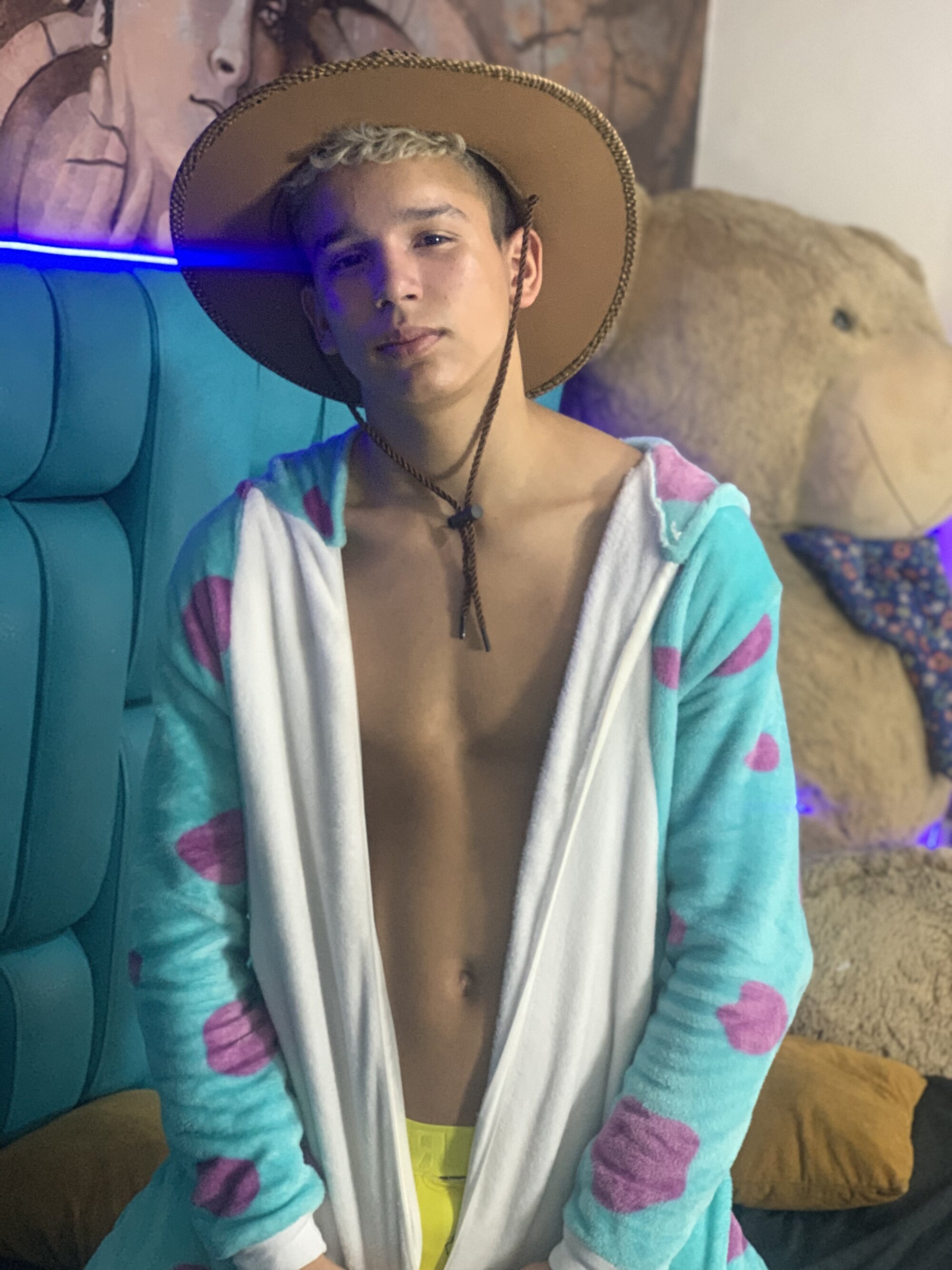 Boy_Axel_