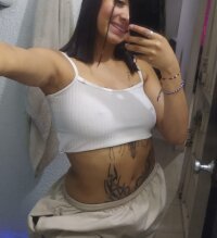 Daniela_Rich's Offline Chat Room
