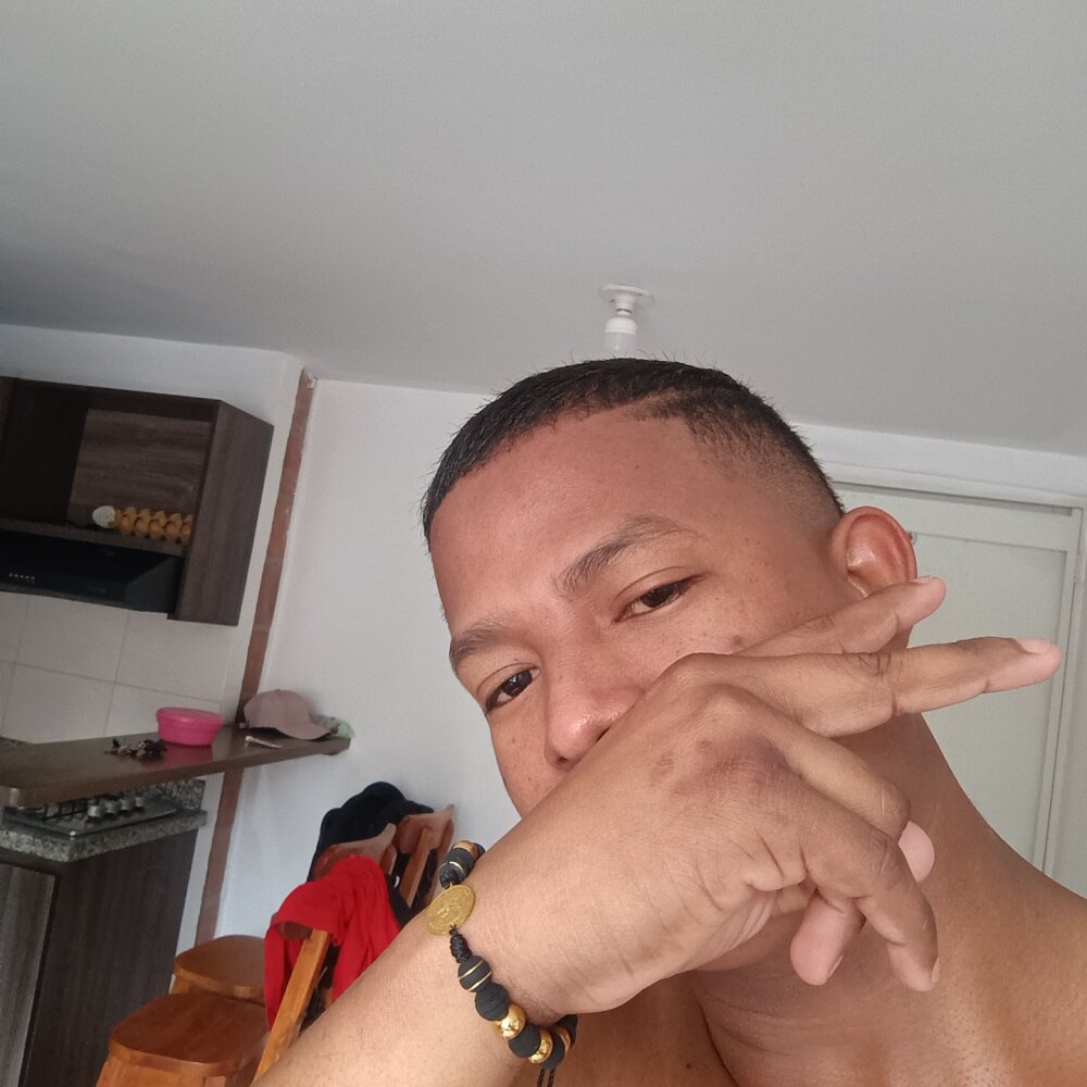 oliver_1811 Offline XXX Chat