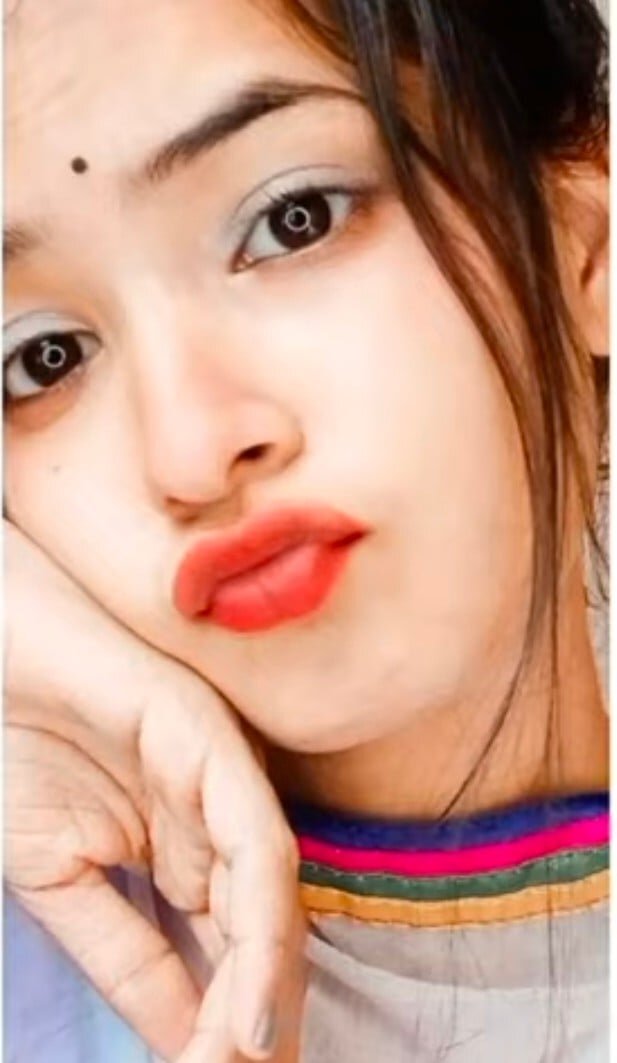 Hoty_girl_143 live webcam