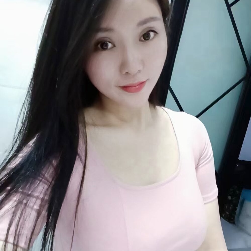 pornos.live yaya000999 livesex profile in straight cams