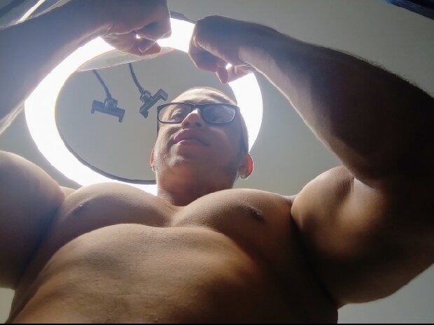 sexyboyhot9205 from stripchat