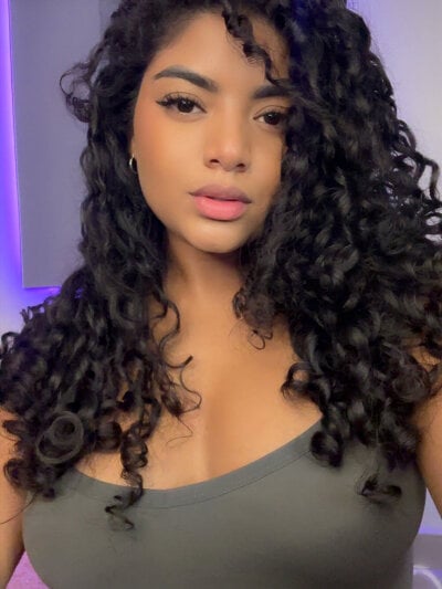 Carlymonroee_ - new mobile