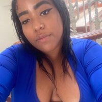Queen_natyy's Offline Chat Room