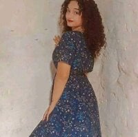 samira-38's Offline Chat Room