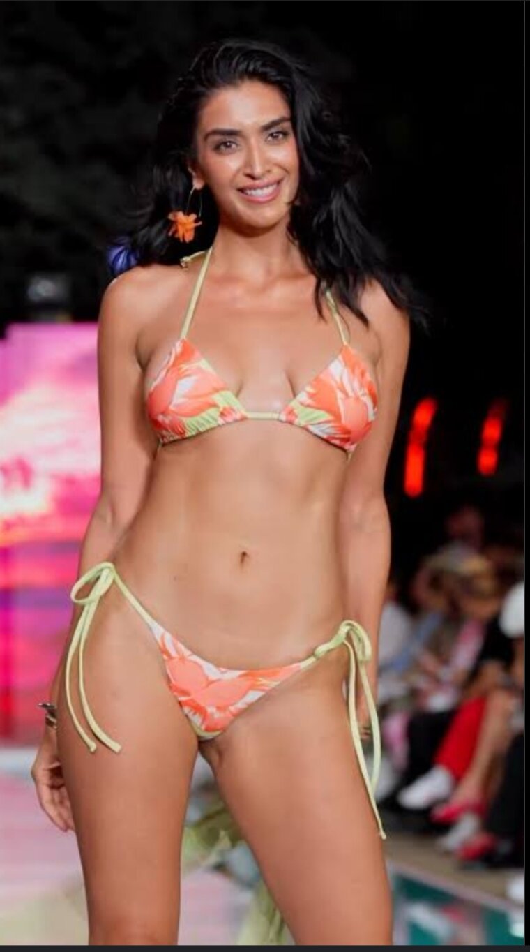 Cute_Shrutika