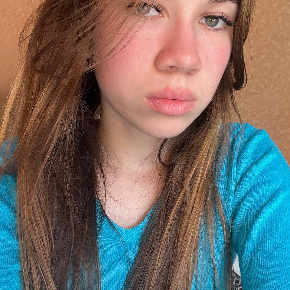 livesex.fan debbigoodknight livesex profile in on-your-monitor cams