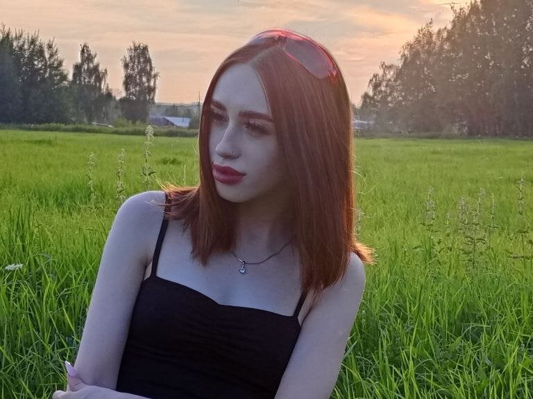 elivecams.com NanaNox livesex profile in grey-hair cams