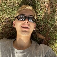Rebeldenlinea's Offline Chat Room