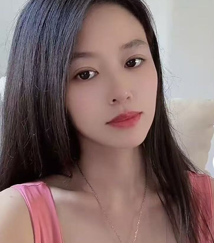 Lilliayiyi-2001's Offline XXX Chat