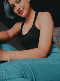 mikiut_villalobos' Offline XXX Chat
