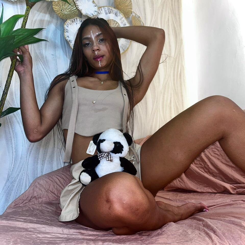 stripchat ambar_watsson webcam profile pic via elivecams.com