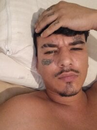 Pollaxxl21's webcam live show