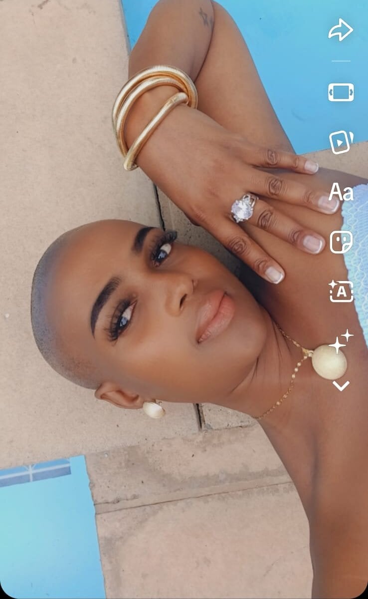 onaircams.com naughtychic28 livesex profile in bisexual cams