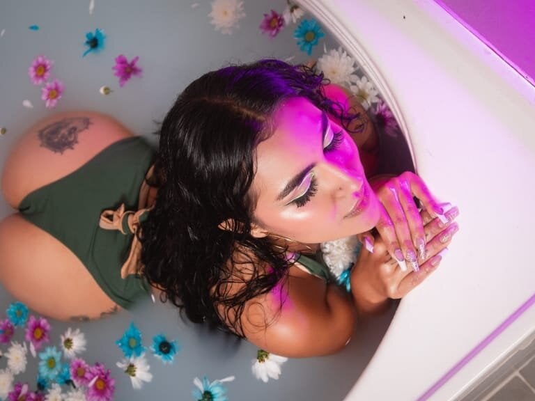 esmeralda-gray