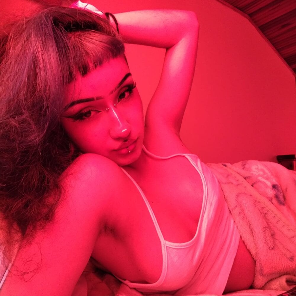 badgirlwebcam.com tyla___ livesex profile in we-will-never-see-each-other cams