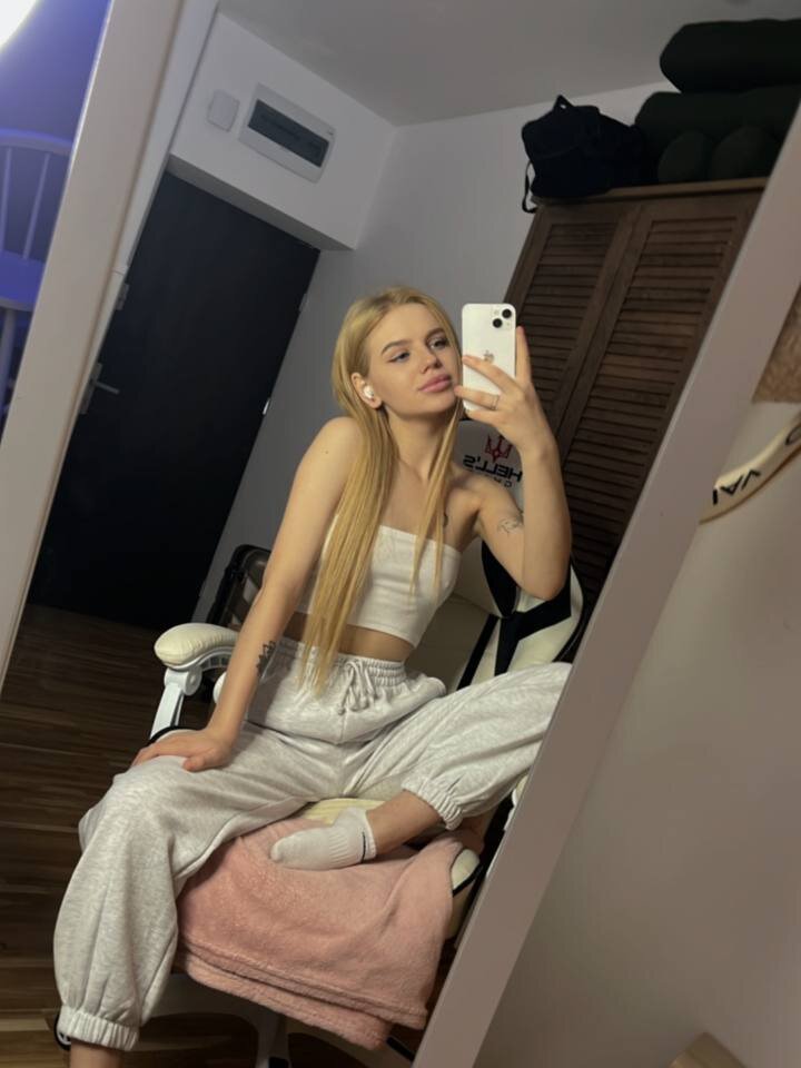 Sasha_Moore 😑 online stream