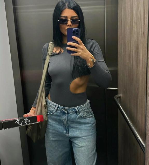 mia_moore01