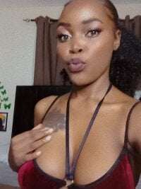 Chocolate-Caramel's Offline Chat Room