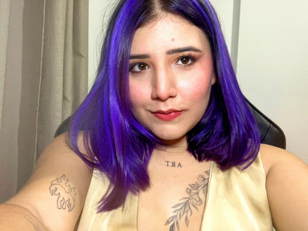 Live sex webcam photo for Salma_Issawi #290246640