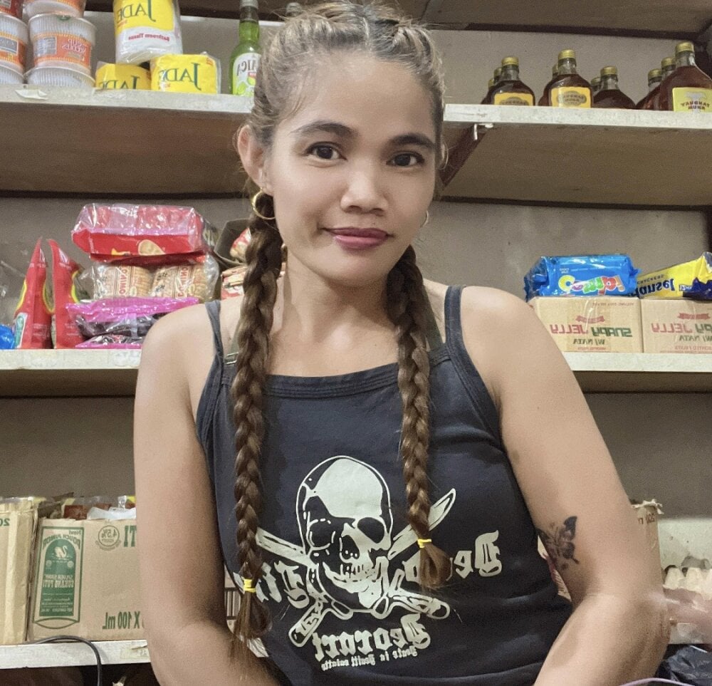 watchgirlcam.com urthaliakitty livesex profile in germany-squirt-in-pants cams