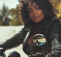 Model EBONY_WILD_ASS