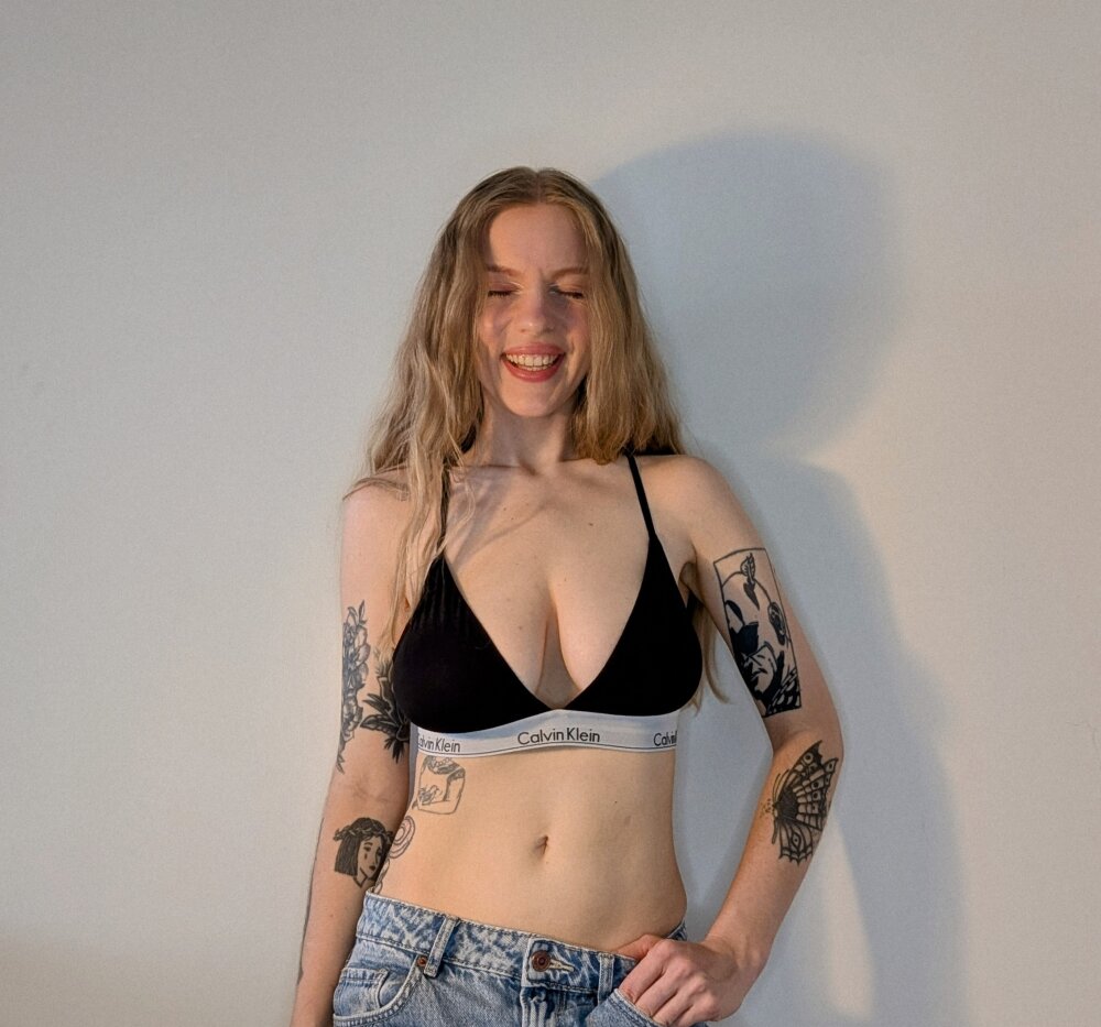 NikaCherie Profile Image