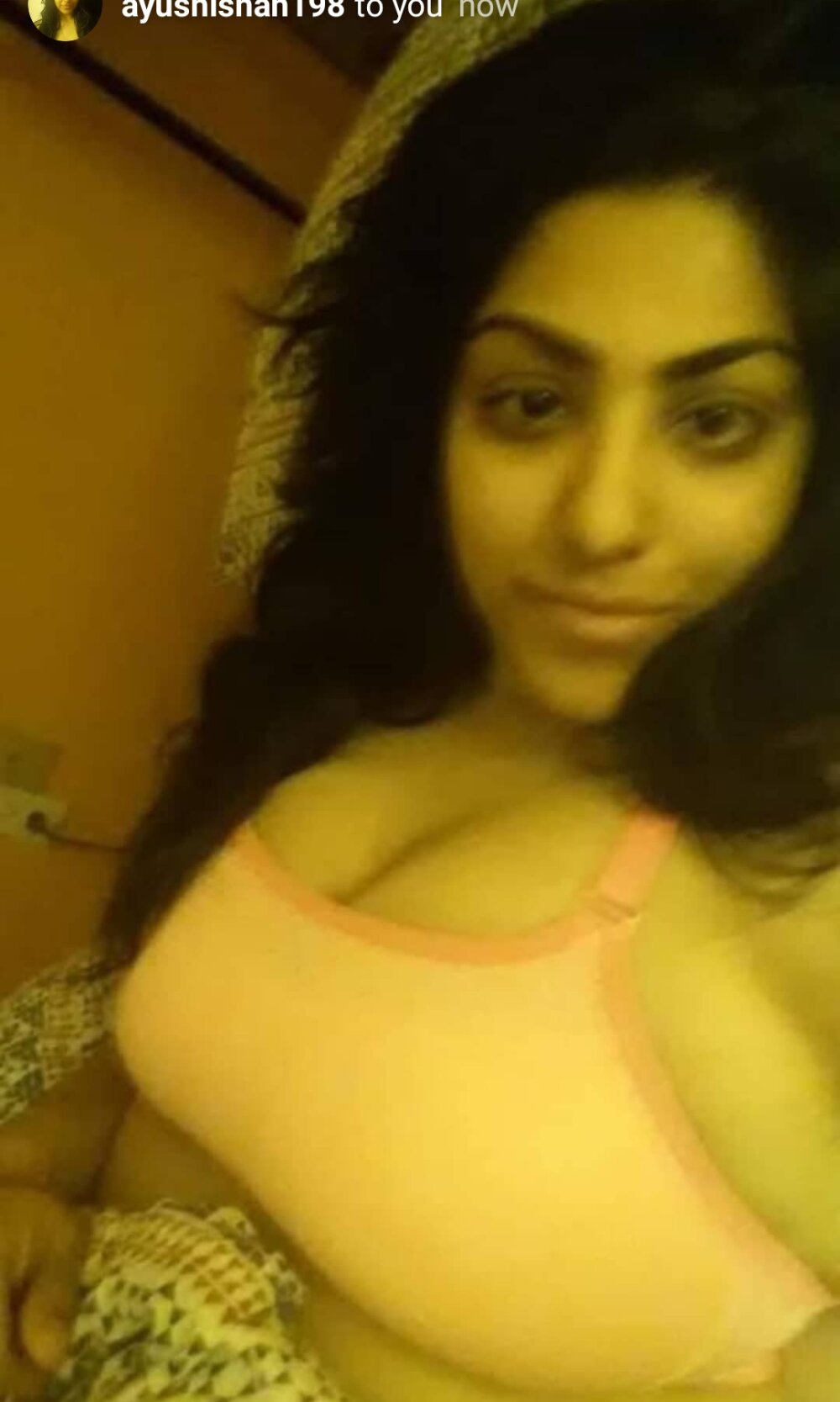 Divya07 live cam model at StripChat