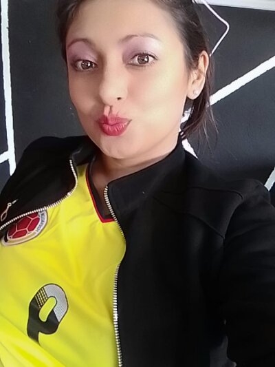 yenzi1 from stripchat
