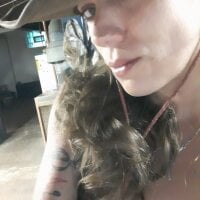 whorenyHaley's Offline Chat Room